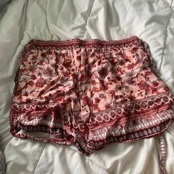 Floral Shorts  - Picture 2 of 4